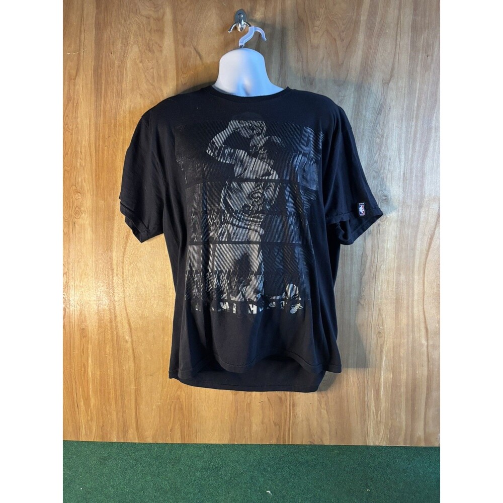 UNK NBA Dwayne Wade MIAMI HEAT Mens Black T shirt Size L Graphic Rubbery Print
